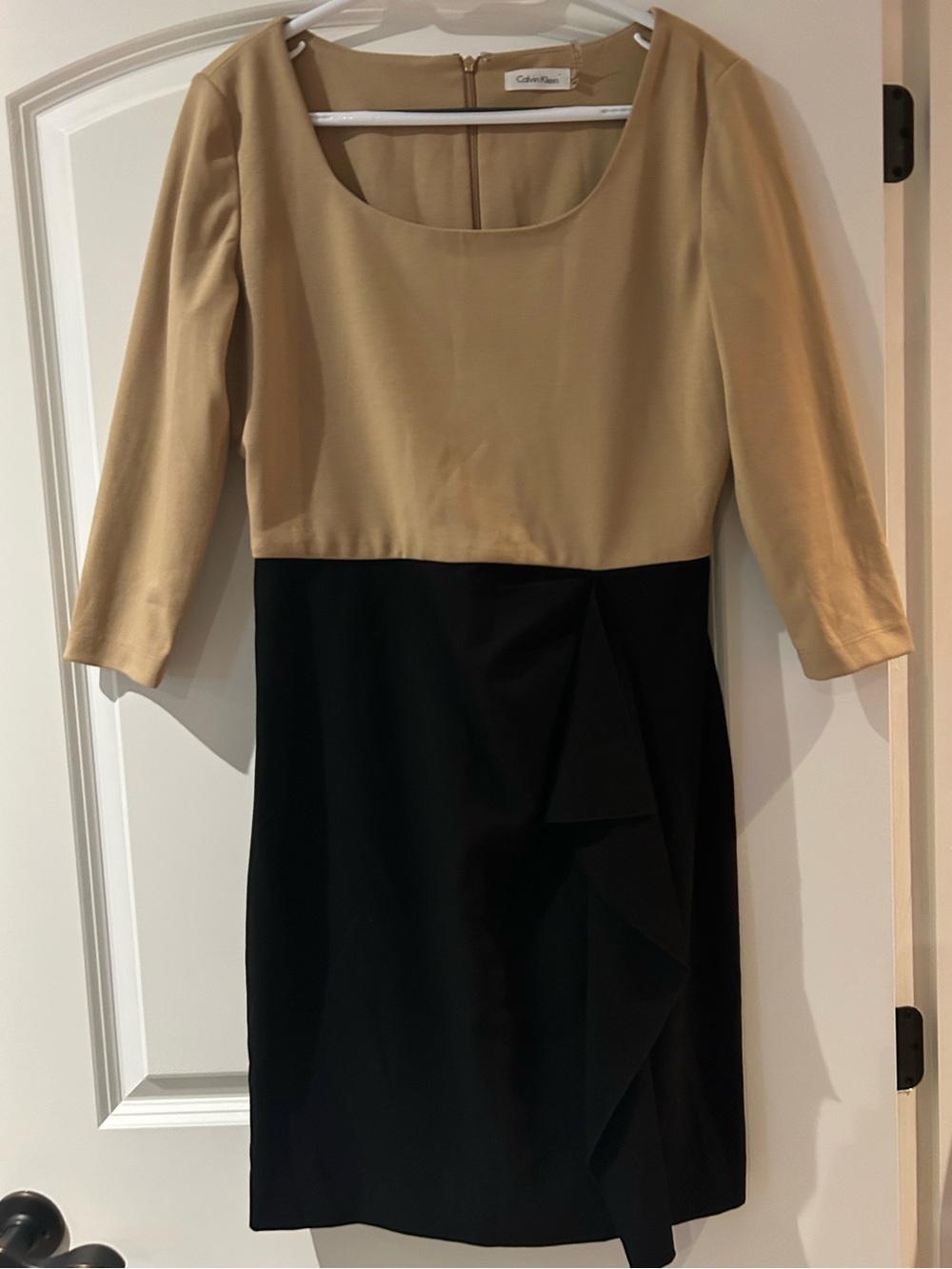 Calvin Klein Two-Tone Scoop Neck Sheath Dress in Tan and Black